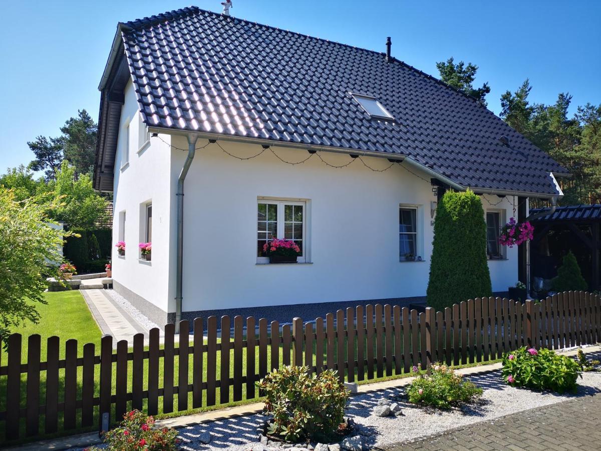 Gaestezimmer Im Bewohnten Efh Mit Pool Und Garten Ziltendorf ภายนอก รูปภาพ